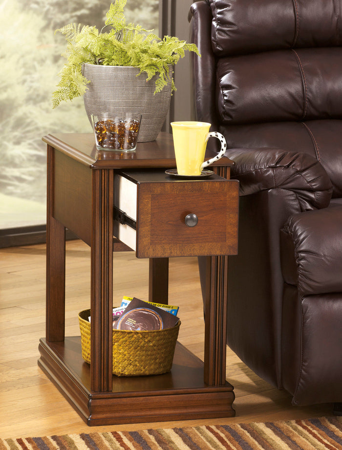 ALICEA Brown II Chairside Table