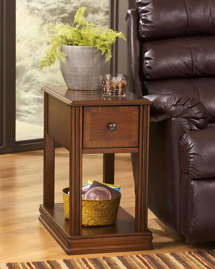 ALICEA Brown II Chairside Table