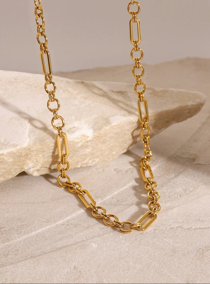 CARMEN NECKLACE