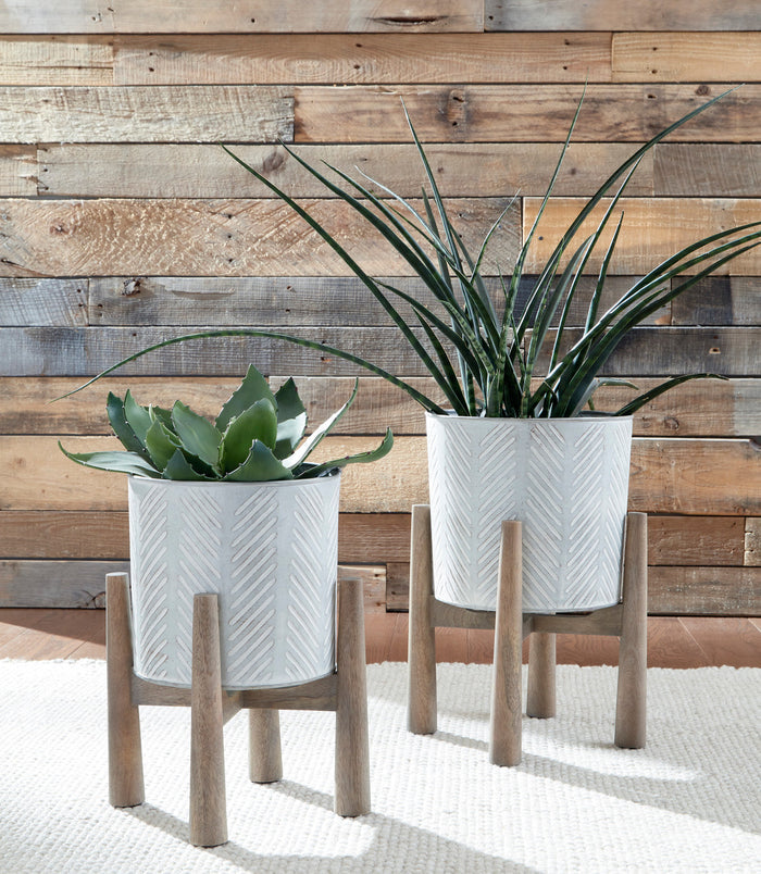 CARRINGTON Planter Pair