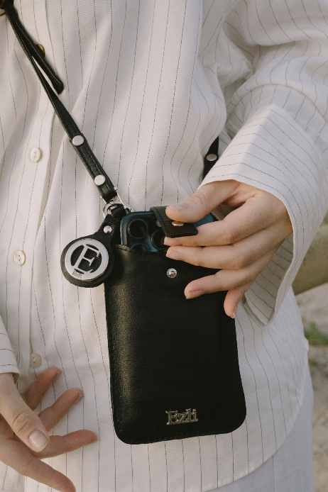 Cellphone sling black