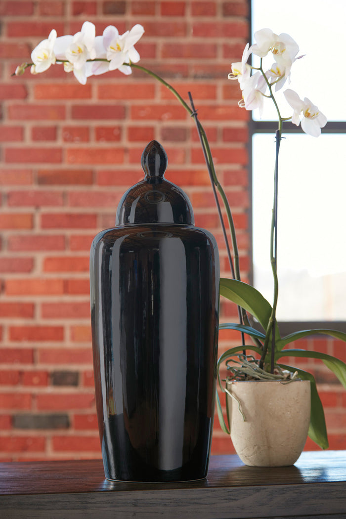 Klemence 19.5" Height Urn