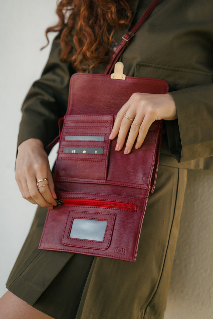 Maroon utility