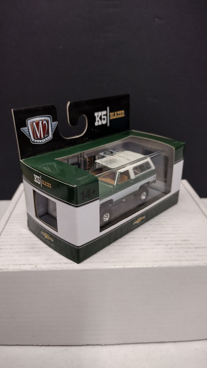 Modern 2020s M2 Machines 1974 Chevrolet K5 Blazer 1:64 (New in Acrylic Box - Factory Sealed)